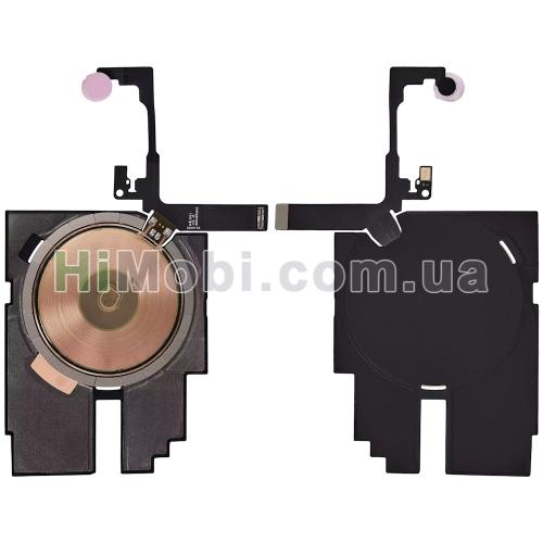 Шлейф спалаху у зборі з індукційною зарядкою iPhone 16 Pro Max знятий з телефона